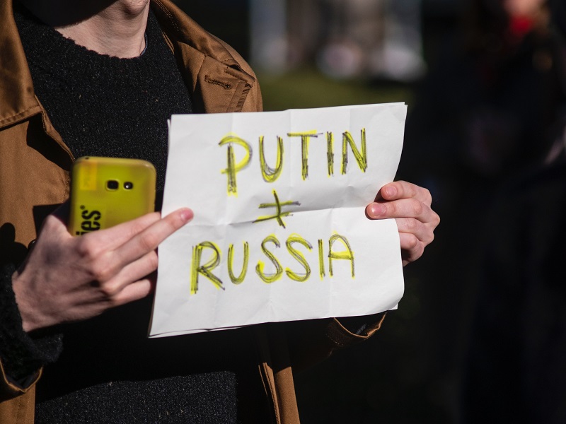 Sanctions against Russia: Why and how they work, or should work